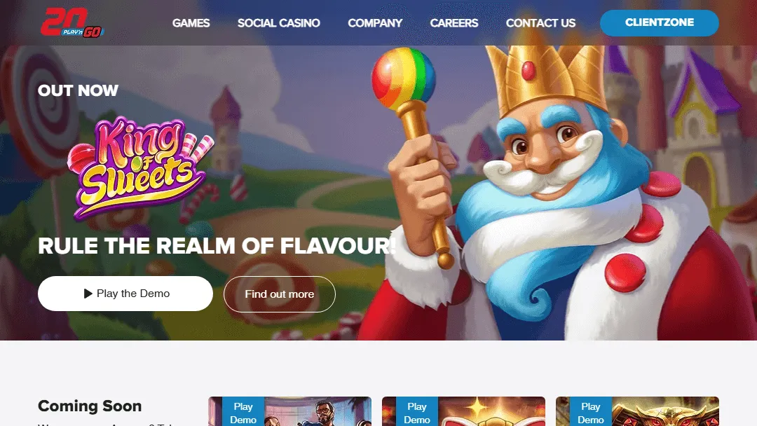 Play'n GO - Startseite - Offizielle Webseite Screenshot der Play'n GO Website-Homepage mit 'King of Sweets' als Hauptspielwerbung, begleitet von einem großen Bild eines Süßigkeitenkönigs